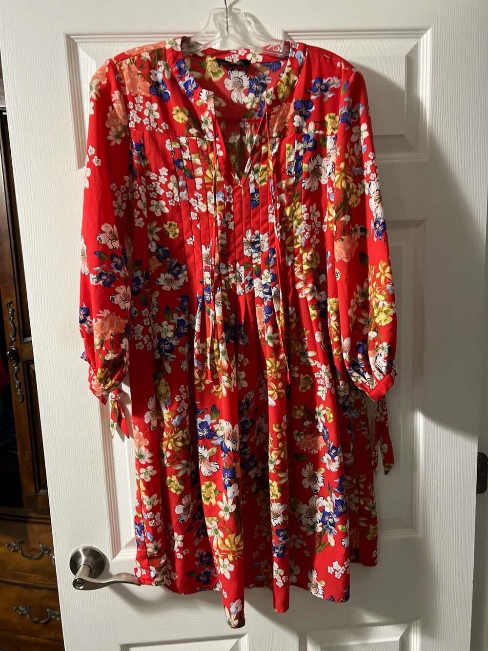 Suzanne Betro Red Floral Pleated Long Sleeve Boho Mini Dress with Tie Cuffs